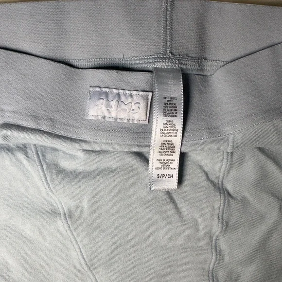 Skims Soft Blue Lounge Set Small - Picture 6 of 7